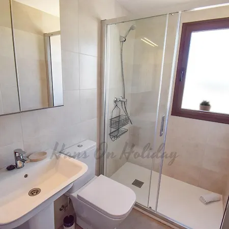 Casa Geranio, 2 Bedroom With Amazing Views, Pool And Free Private Parking Hansonholiday Apartment