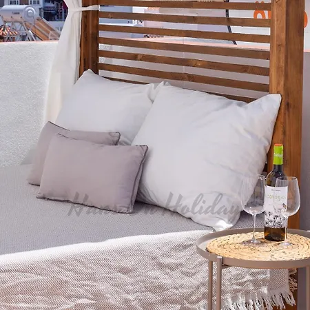 Casa Geranio, 2 Bedroom With Amazing Views, Pool And Free Private Parking Hansonholiday Apartment